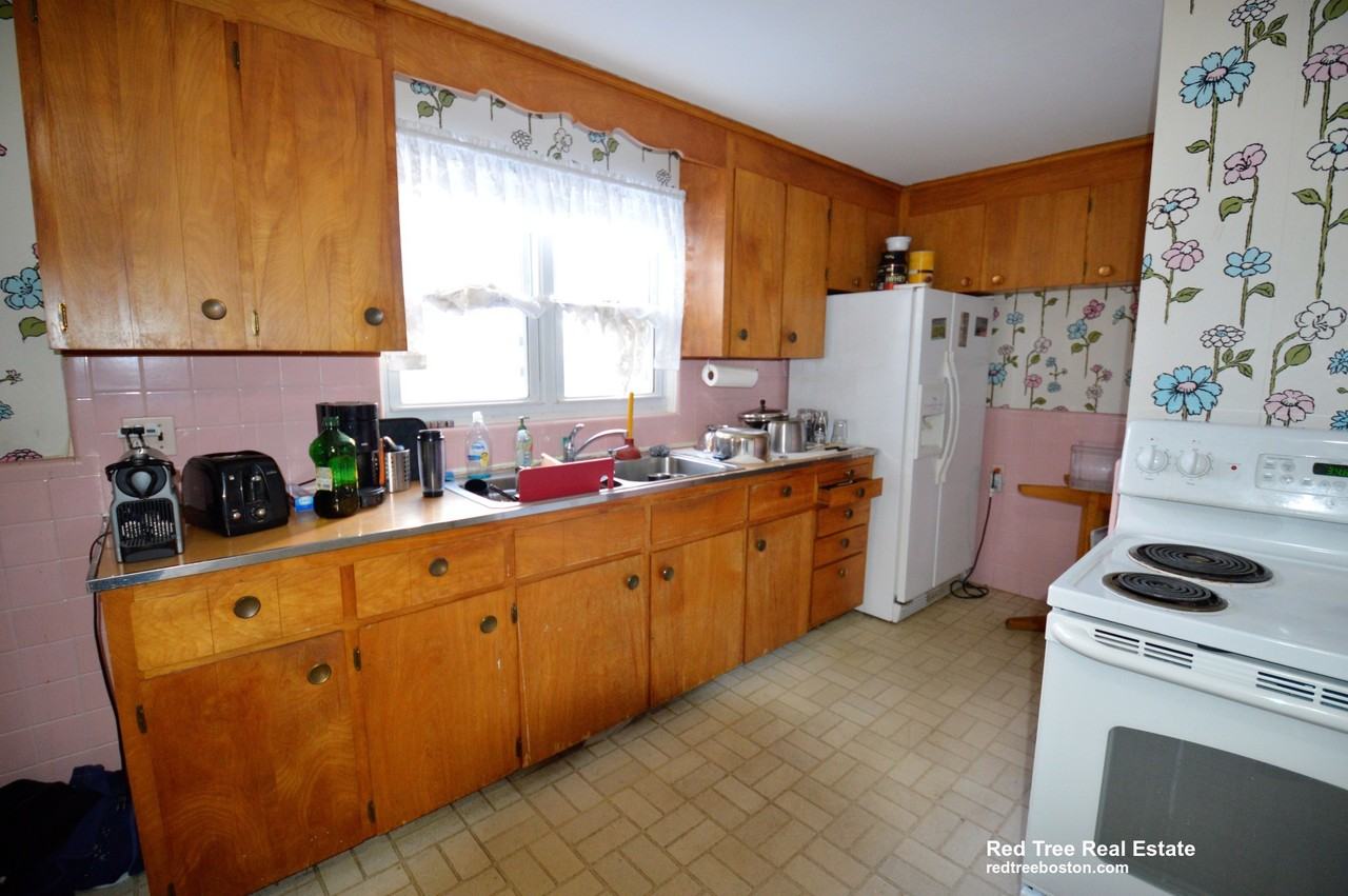 16 Caltha Rd #16 - Photo 4 of 12