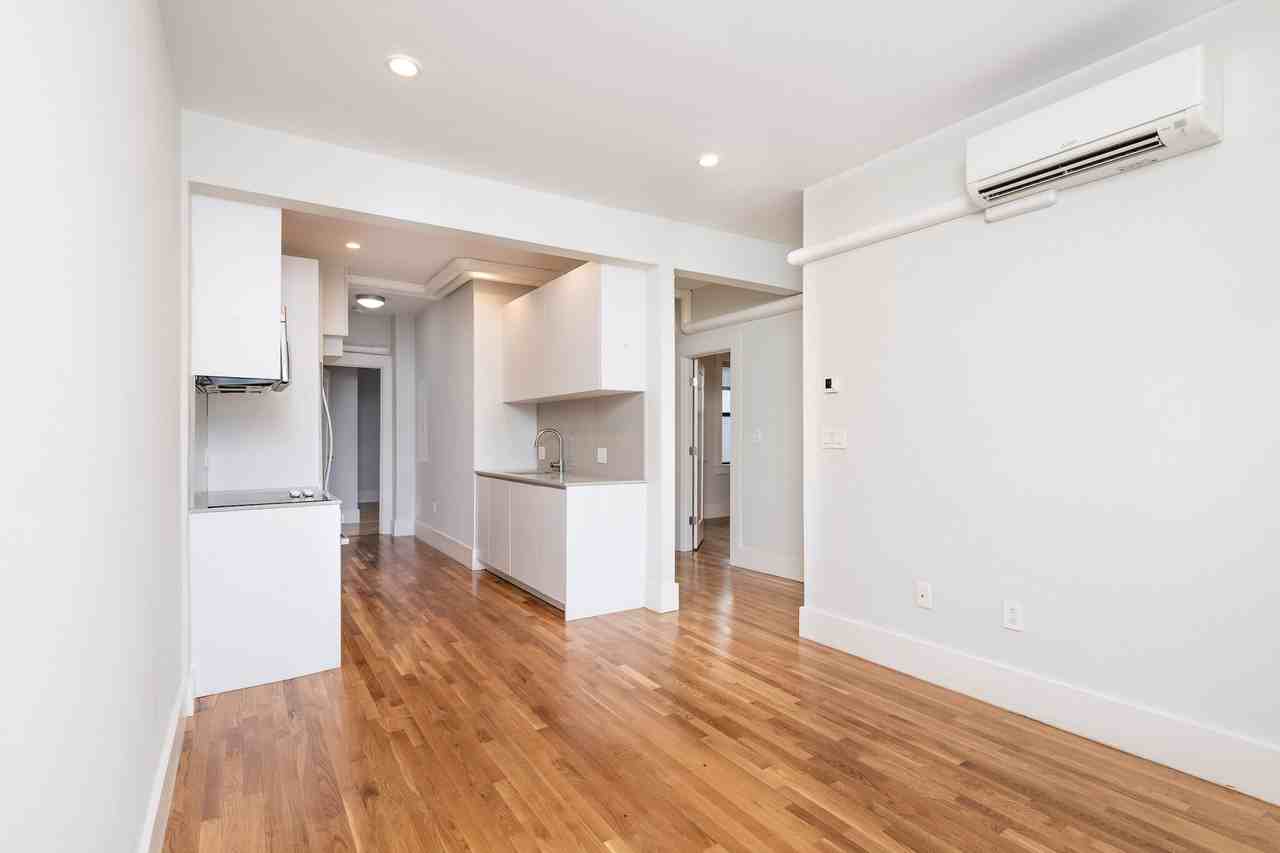 8 Elko St #6 - Photo 5 of 18