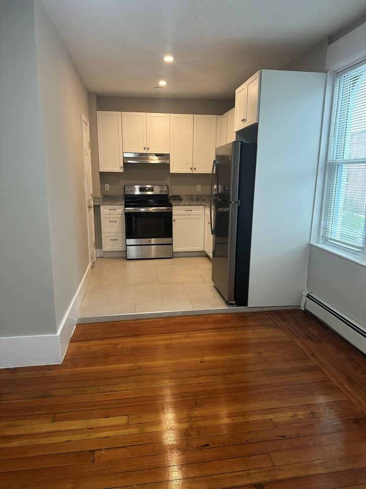 10 Greenville St #3 - Photo 2 of 10