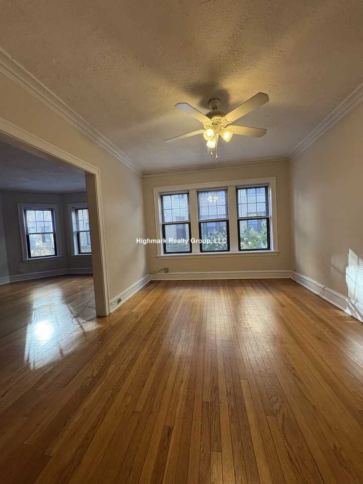 925 Forest Ave #4N - Photo 4 of 13
