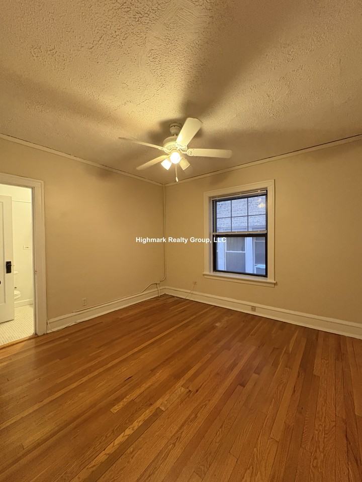 925 Forest Ave #4N - Photo 6 of 13