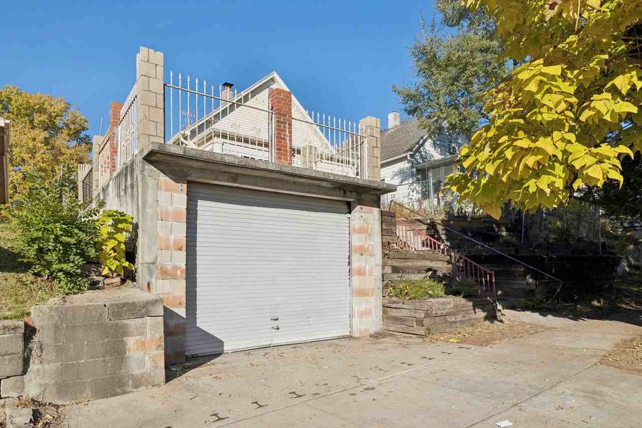 5128 S 23rd St - Photo 2 of 25