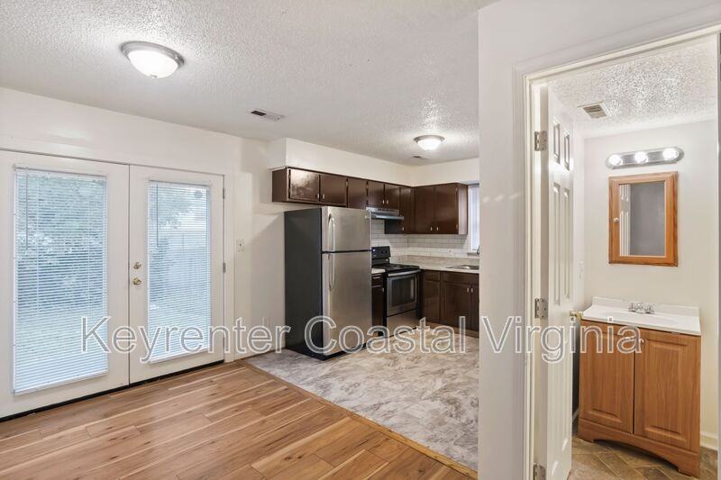 2108 Madison Ave - Photo 4 of 15