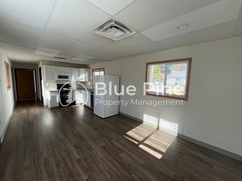 369 Gladstone St - Photo 2 of 7
