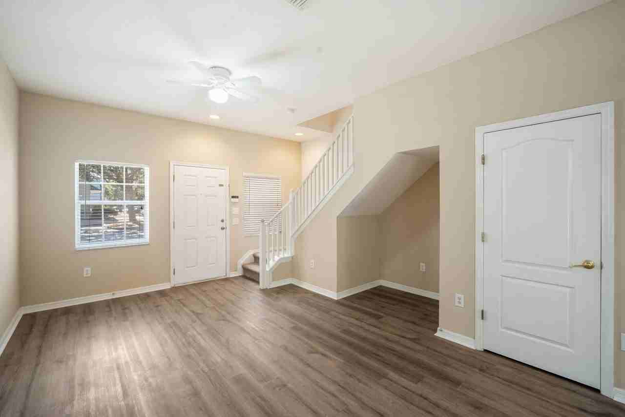 6754 Lake Rochester Ln - Photo 6 of 26