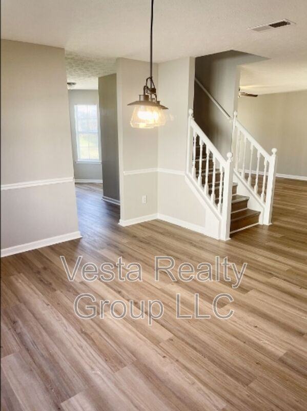 220 Labrea Blvd - Photo 6 of 13