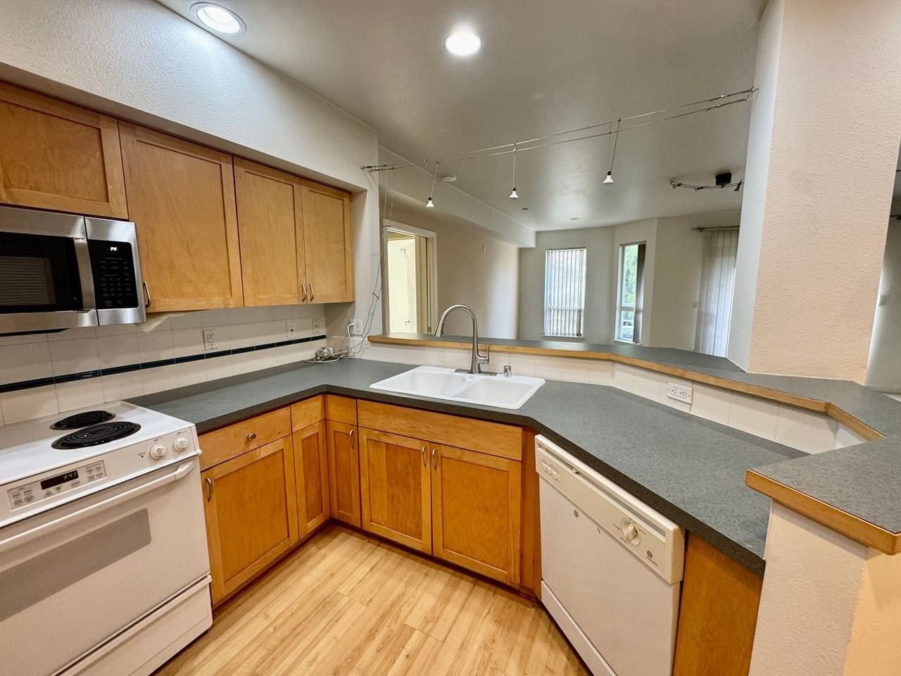 925 110th Avenue Northeast #405 - Photo 3 of 10