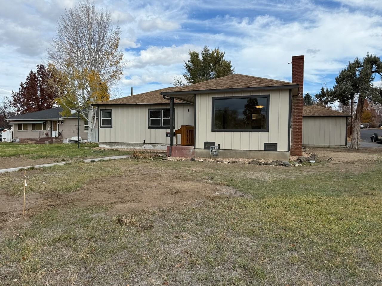 608 Northwest Canyon Drive - Photo 2 of 23