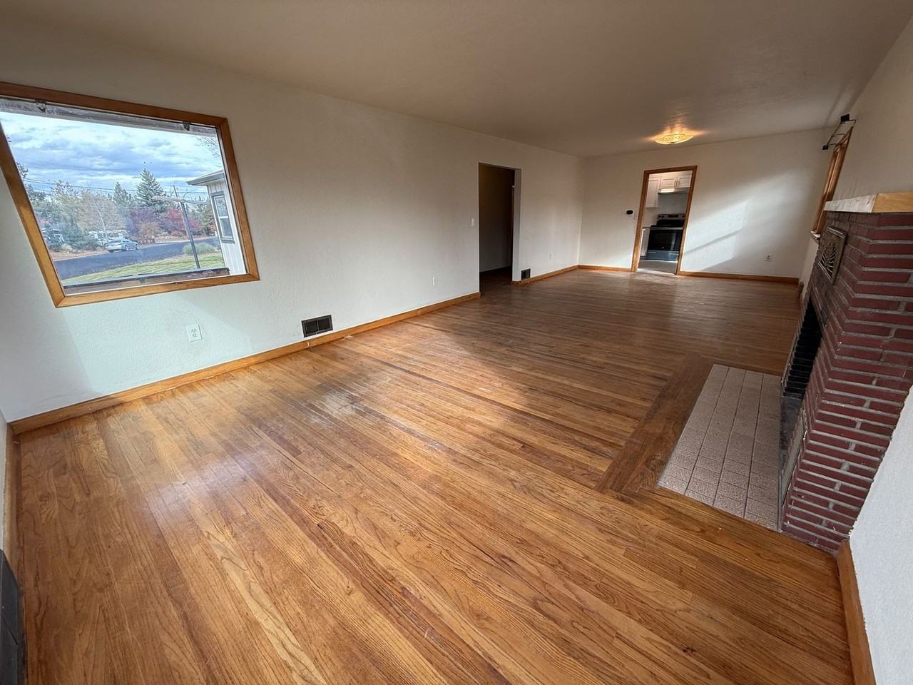 608 Northwest Canyon Drive - Photo 7 of 23