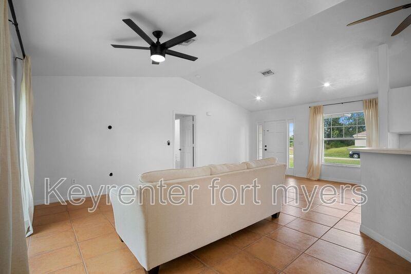 3011 50th St Sw - Photo 5 of 33