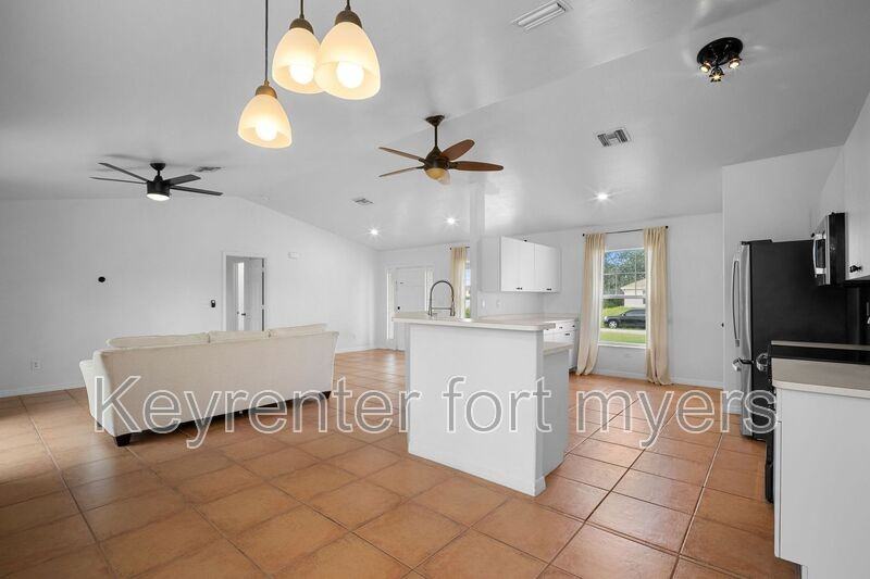 3011 50th St Sw - Photo 7 of 33