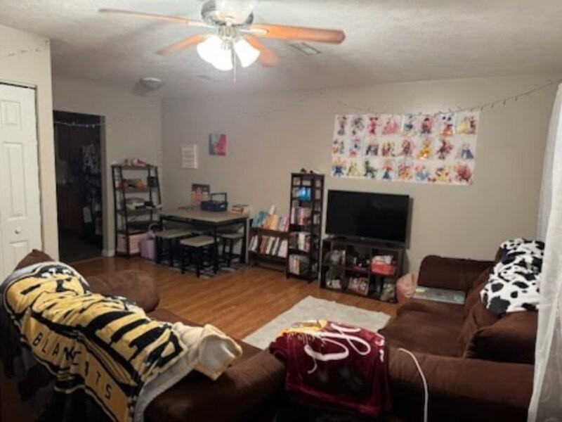 322 N Ferne Clyffe Rd - Photo 2 of 8