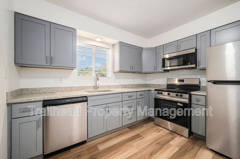 8300 Robinson St #4 - Photo 4 of 23