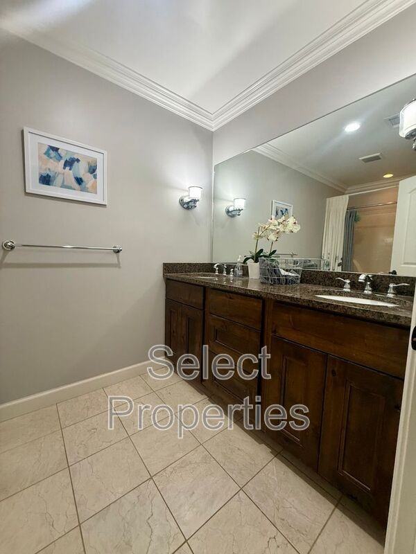 605 Shadow Ridge Dr - Photo 4 of 12