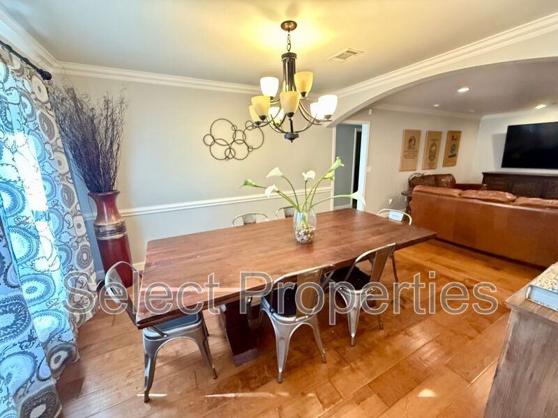 605 Shadow Ridge Dr - Photo 6 of 12