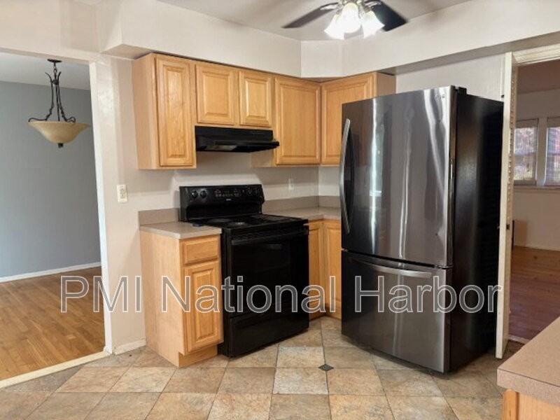 13323 Warburton Dr - Photo 5 of 22