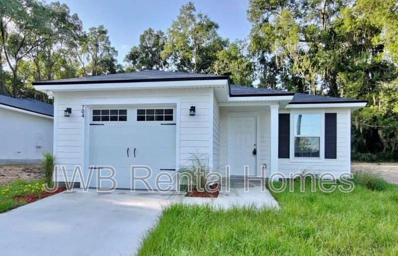 704 East 56th Street - Photo 2 of 8