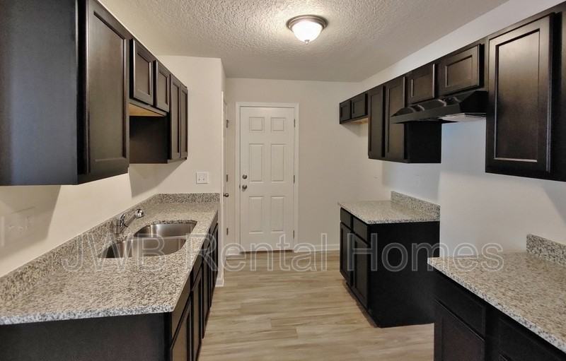 704 East 56th Street - Photo 3 of 8