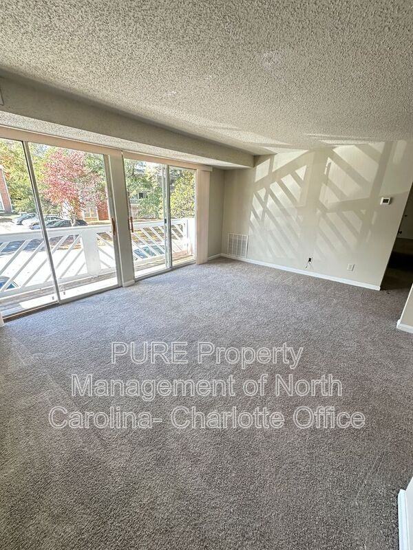 9520 Shannon Green Drive #E - Photo 3 of 31