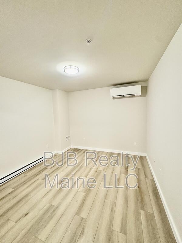 156 Woodford Street #1 - Photo 4 of 6