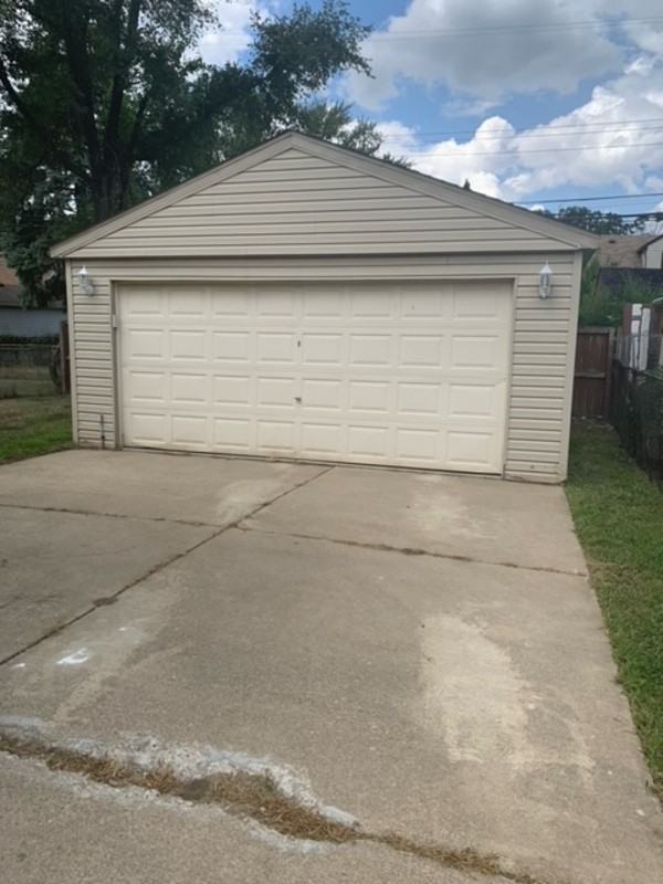 18811 Hanna St - Photo 2 of 14