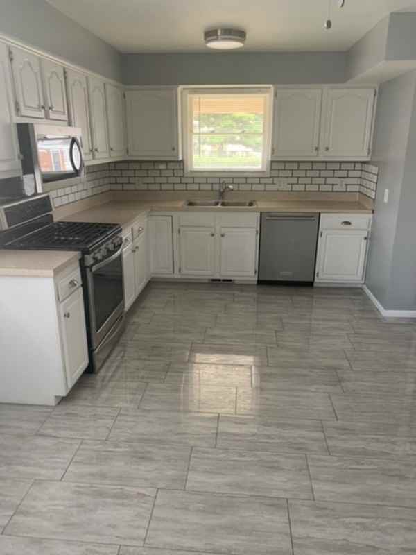 18811 Hanna St - Photo 4 of 14