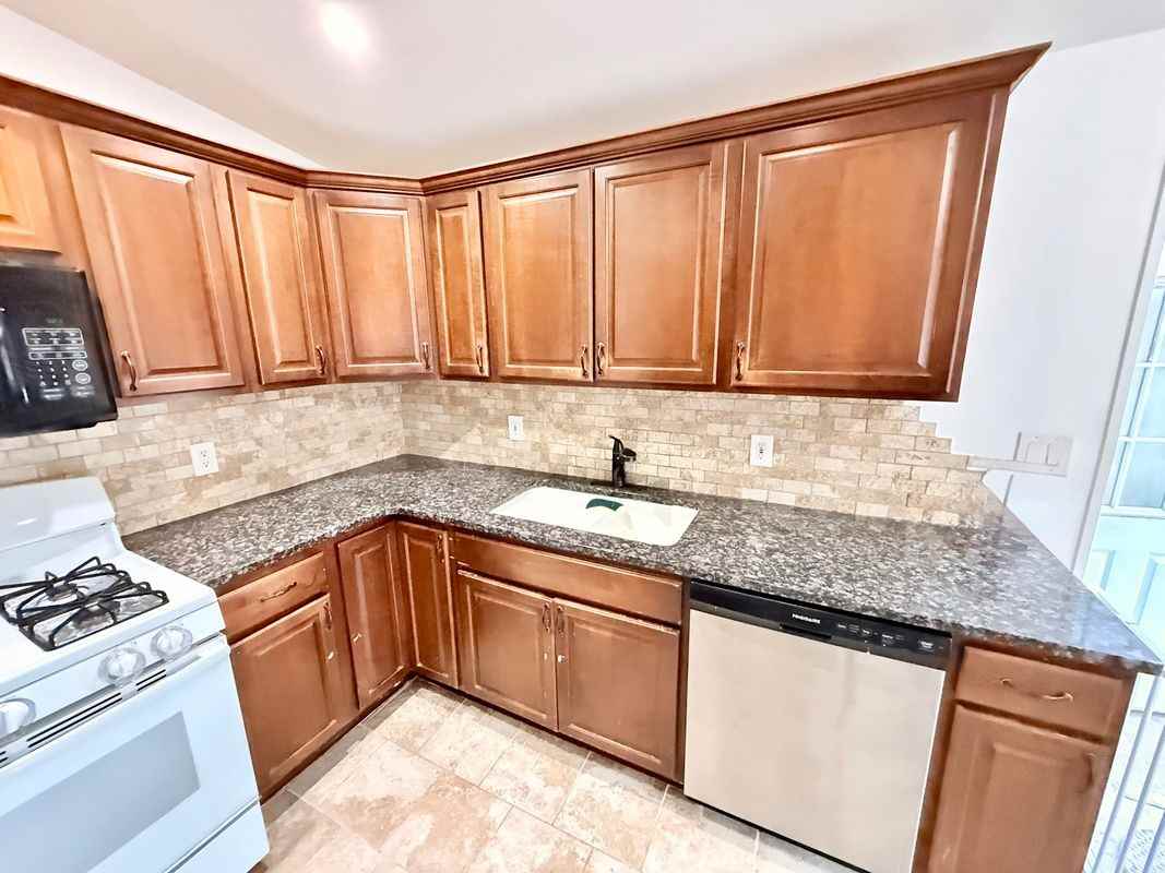 30 Kayron Dr ##A - Photo 2 of 15