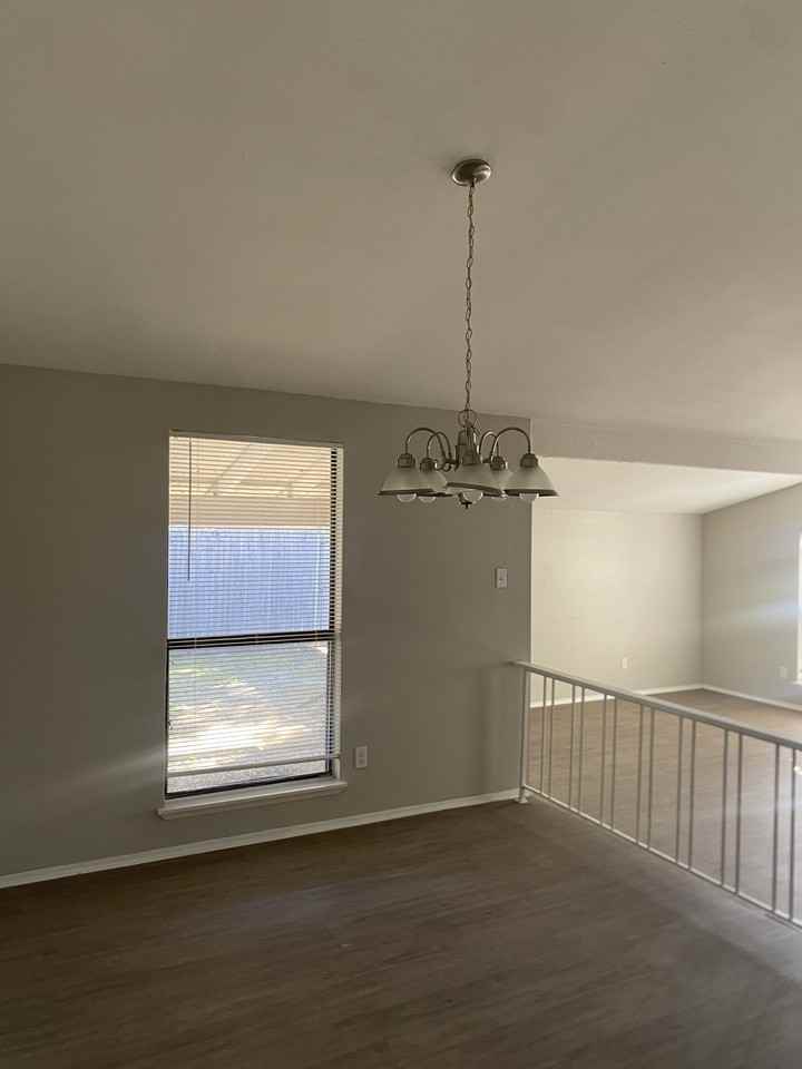 470 Mckinley St - Photo 3 of 18