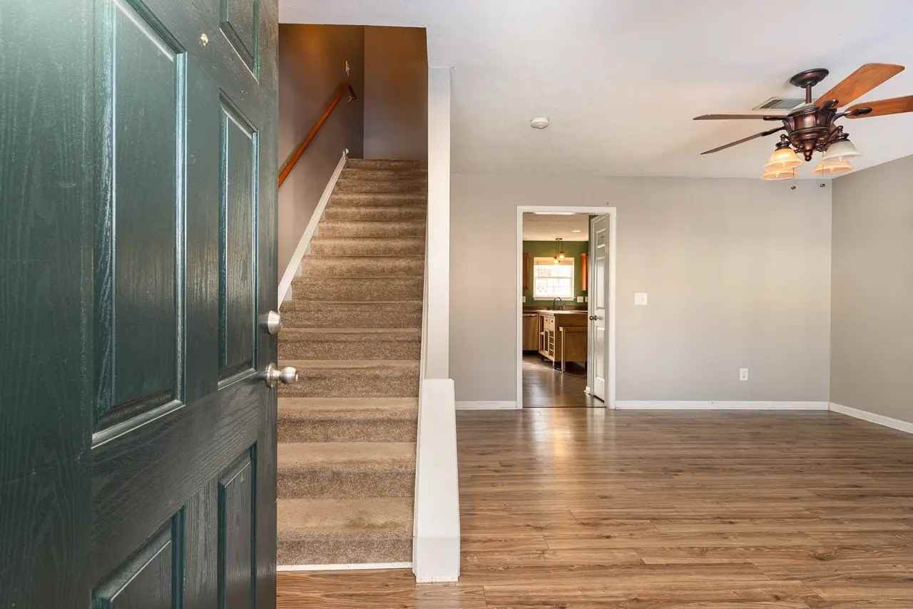 1880 Shaylin Loop - Photo 3 of 16