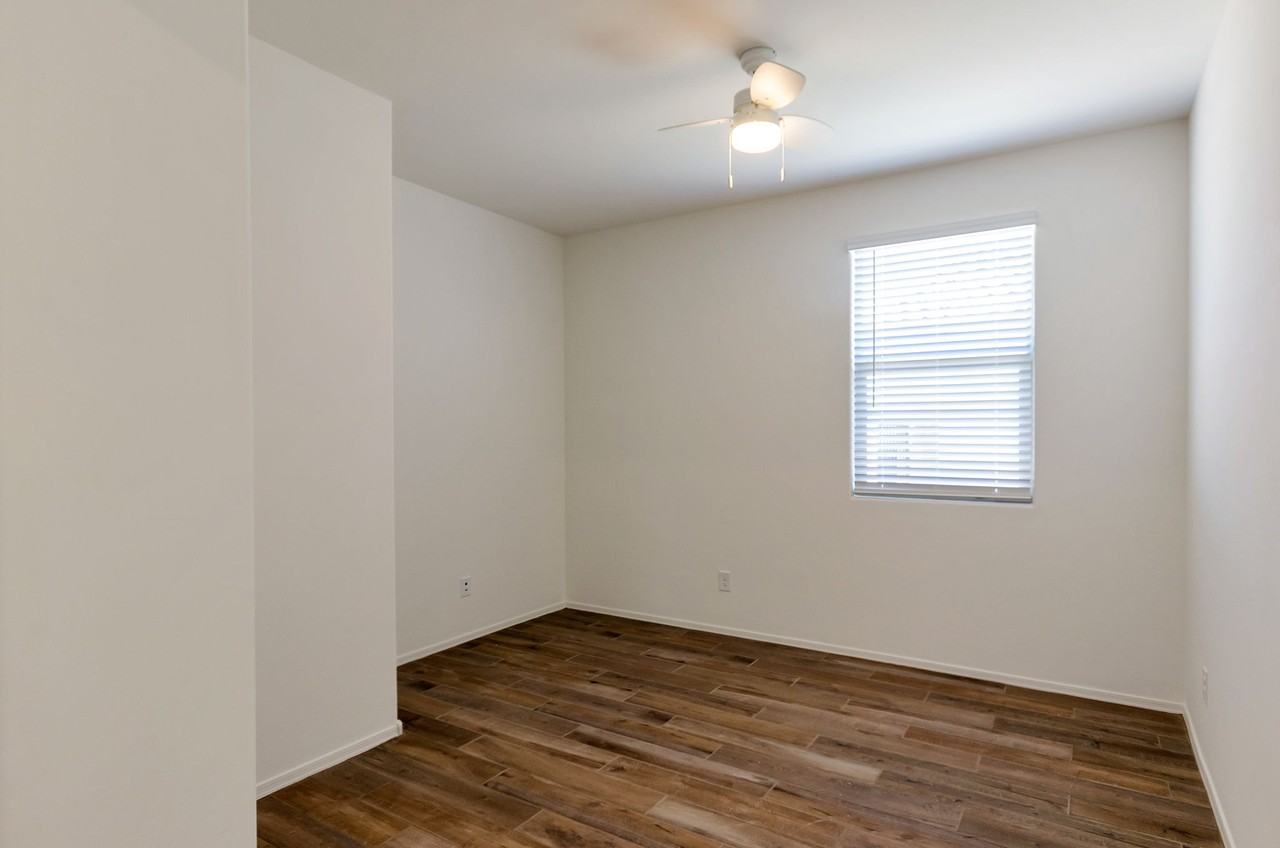 5468 West Monterey Drive - Photo 5 of 24