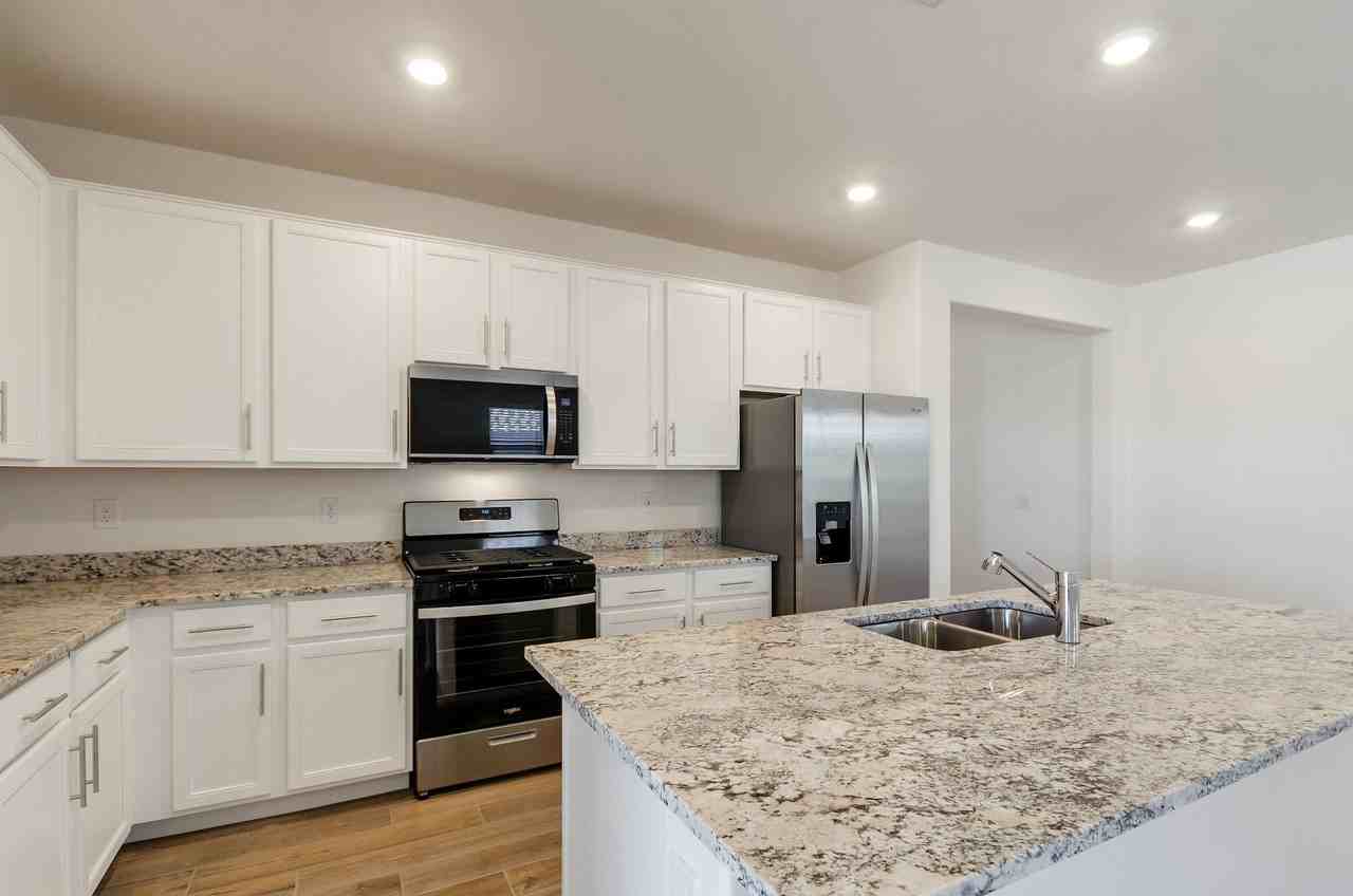 5468 West Monterey Drive - Photo 7 of 24