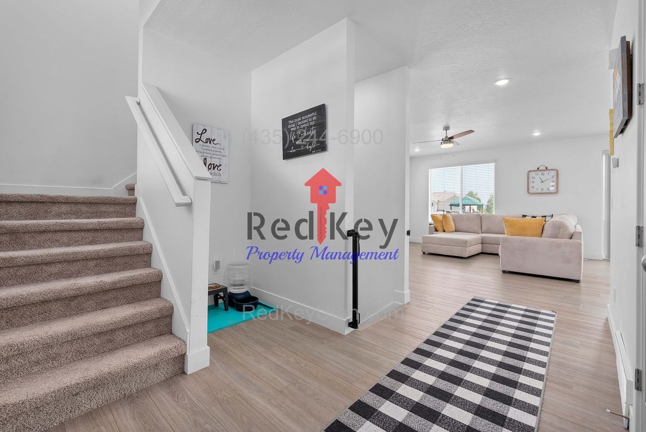 605 E Kings Lndg - Photo 2 of 31