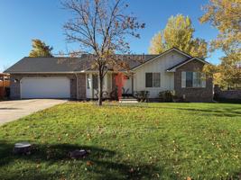 featured image of 176 Country Club Dr