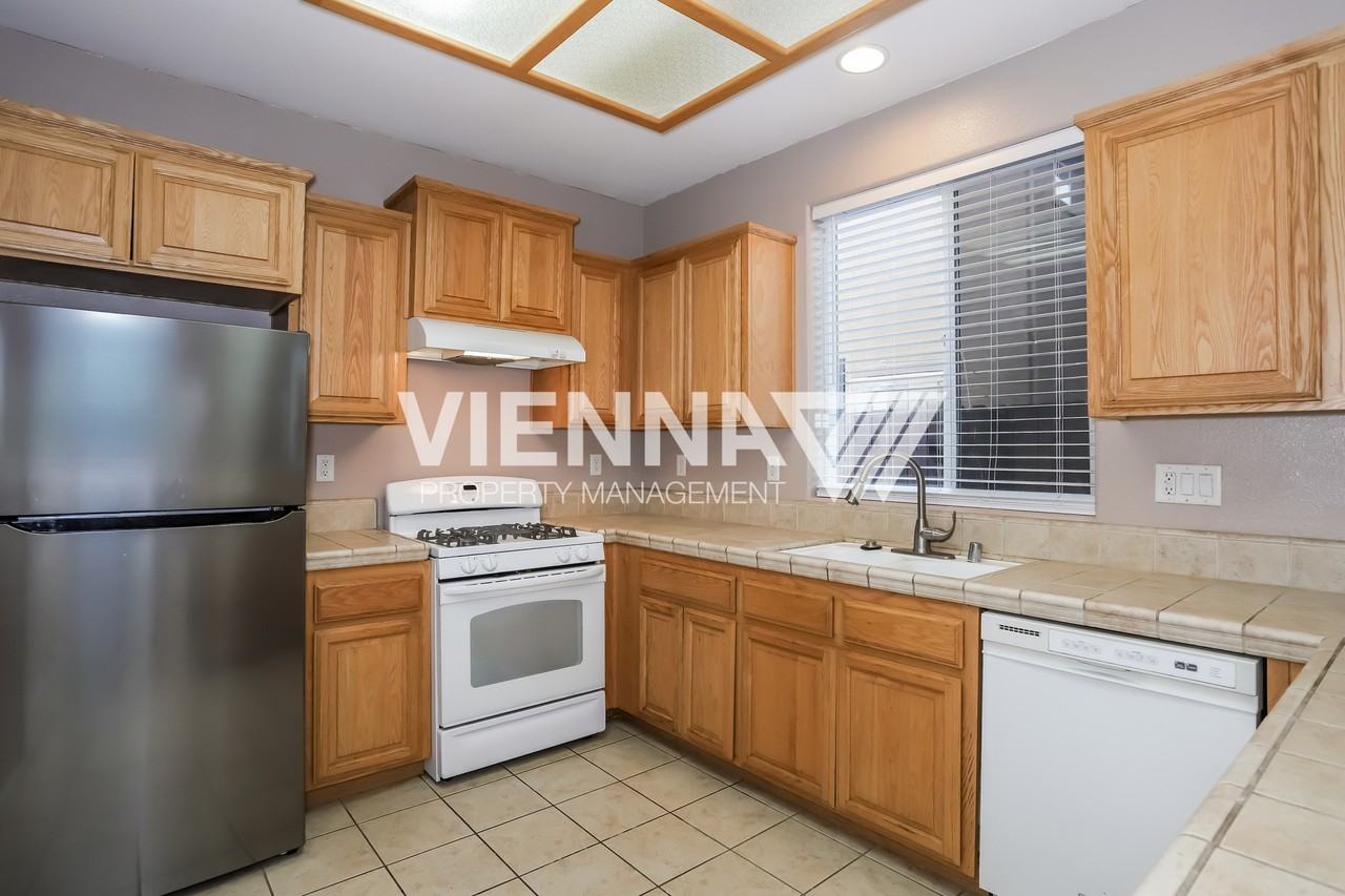 3623 El Dala Lane - Photo 6 of 15