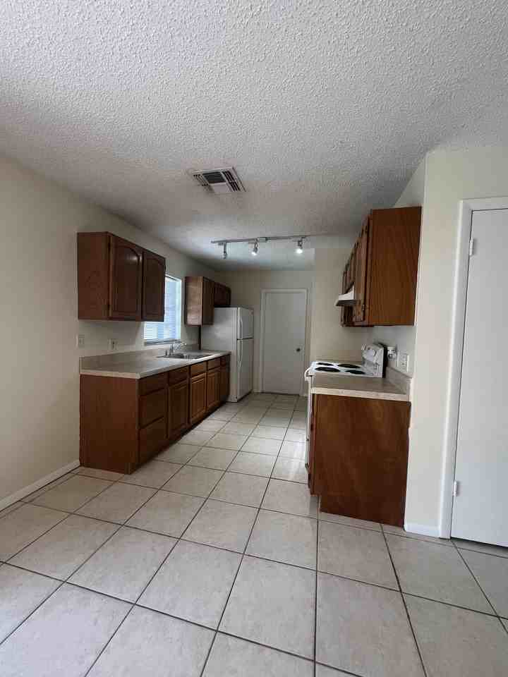 12017 Eldron St - Photo 2 of 12