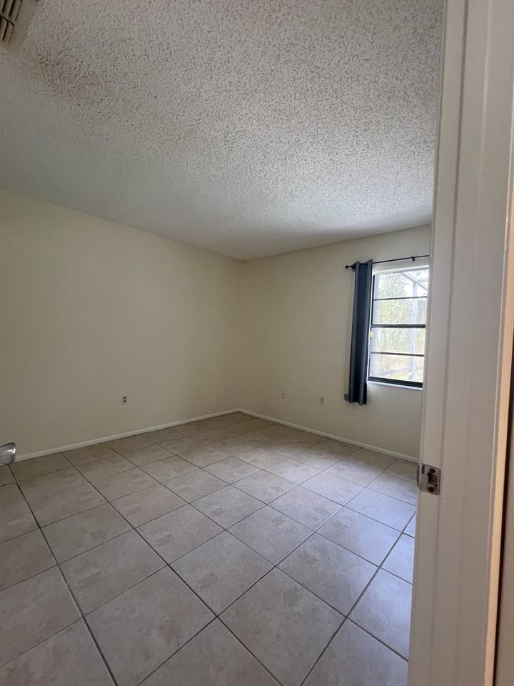 12017 Eldron St - Photo 4 of 12