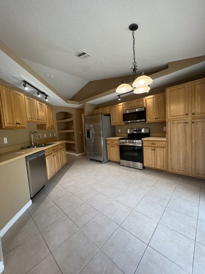 16016 Mulhatton Rd - Photo 7 of 22