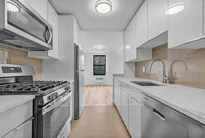featured image of 411 E 26th St #3E