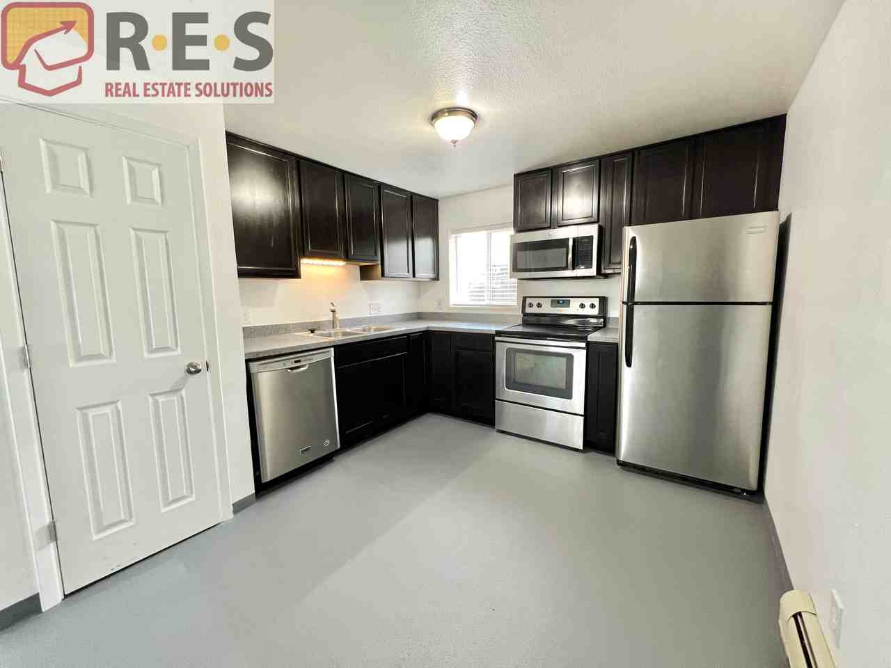 1090 S Eliot St #102 - Photo 4 of 12