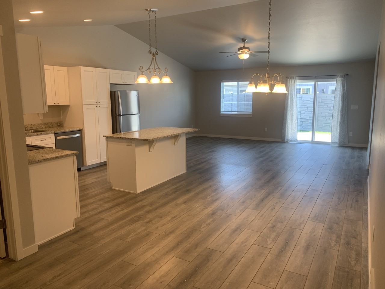 812 Foxglove Drive - Photo 3 of 16