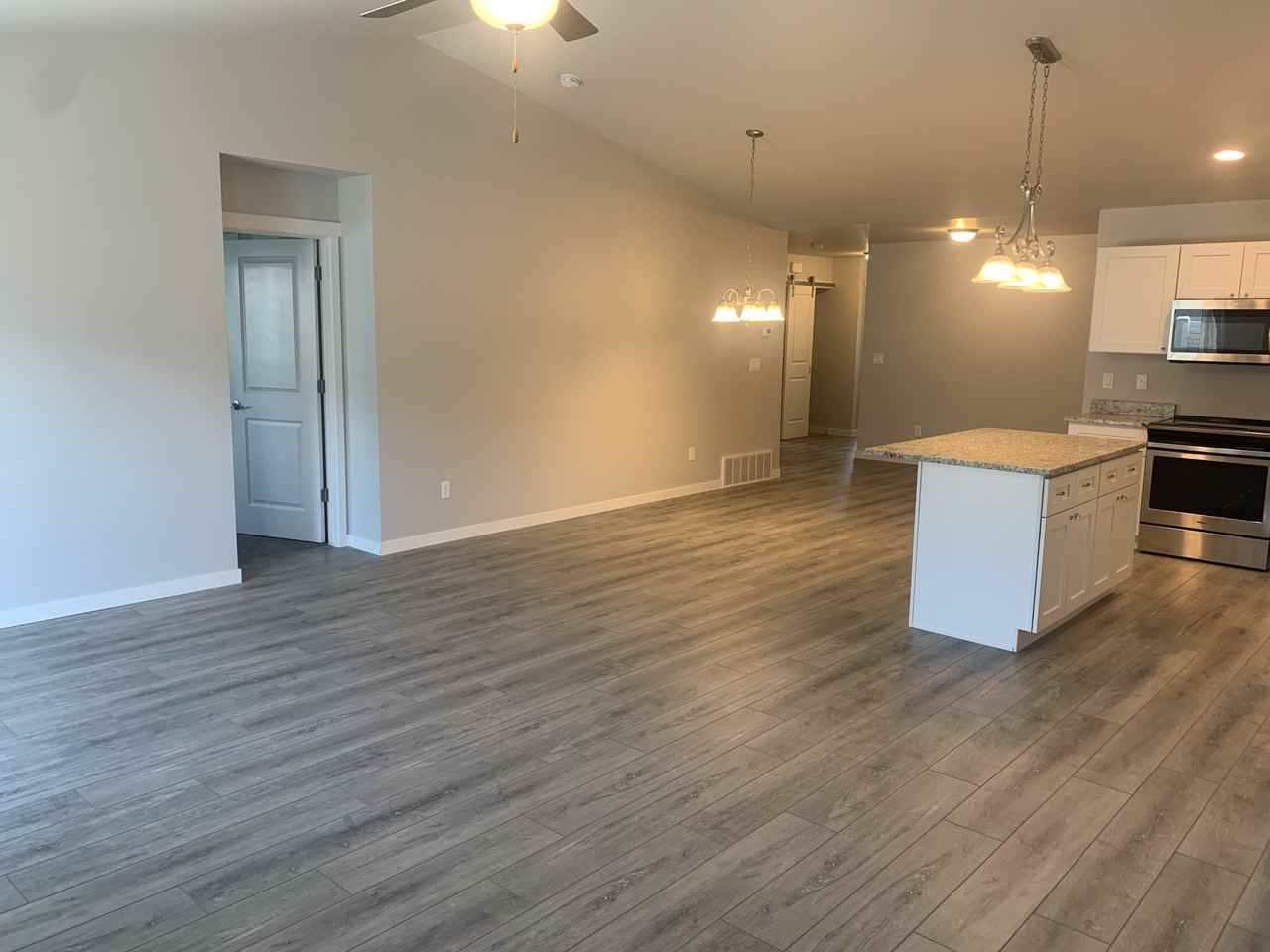 812 Foxglove Drive - Photo 4 of 16