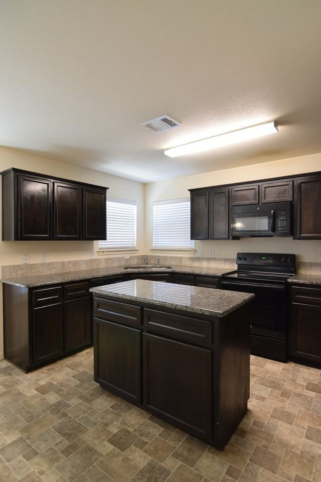 4404 Colonel Dr - Photo 4 of 22