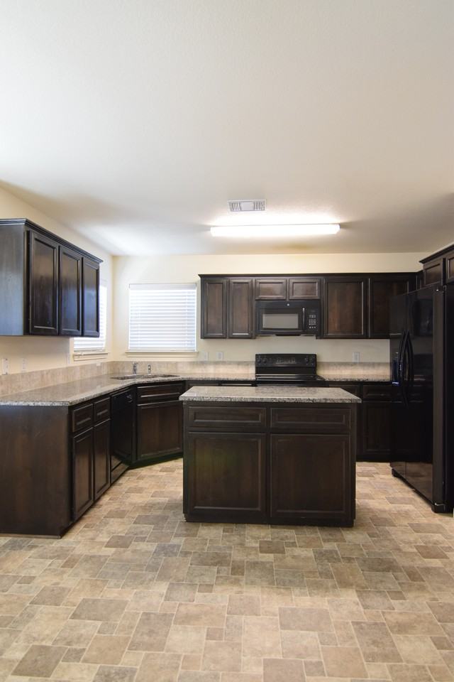 4404 Colonel Dr - Photo 5 of 22