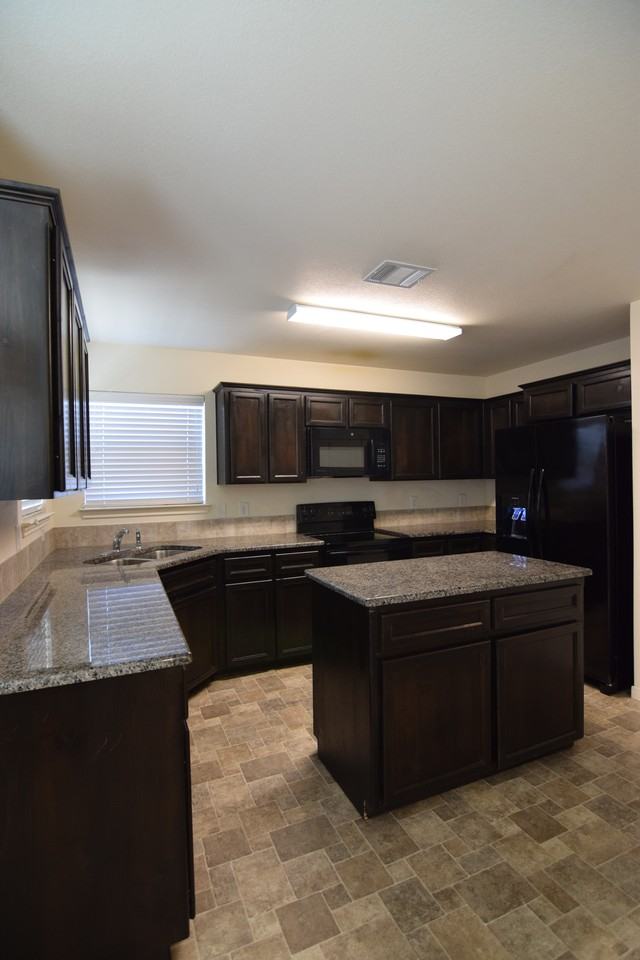 4404 Colonel Dr - Photo 6 of 22