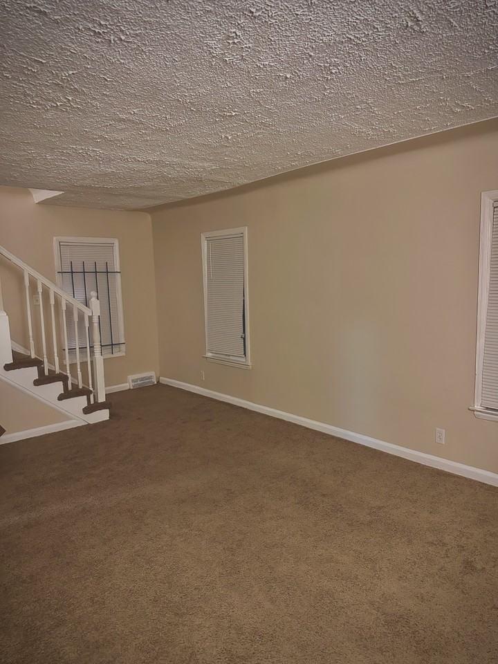 11632 Laing St - Photo 3 of 16