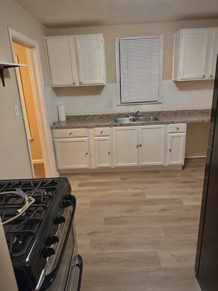 11632 Laing St - Photo 7 of 16