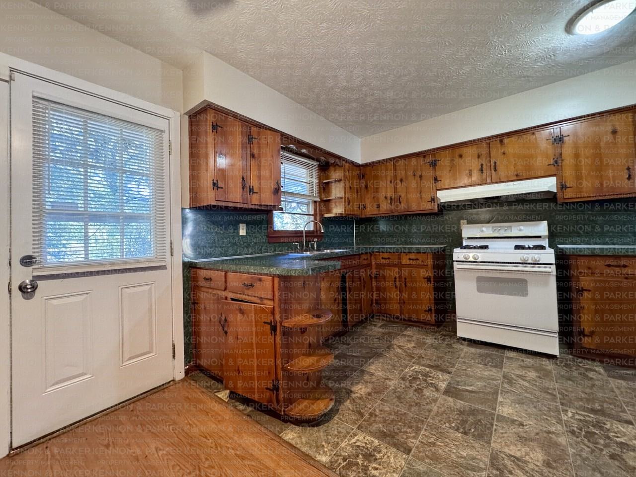 3090 Grenada Drive - Photo 6 of 17