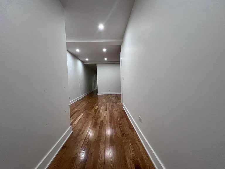 3692 Broadway - Photo 3 of 13