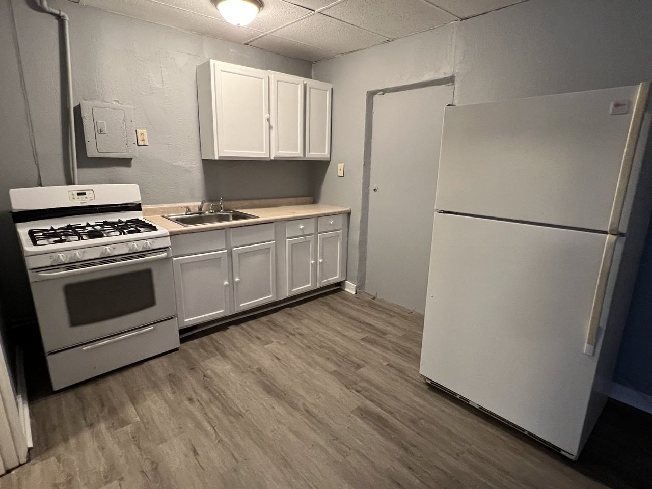 518 S State Ave - Photo 6 of 11