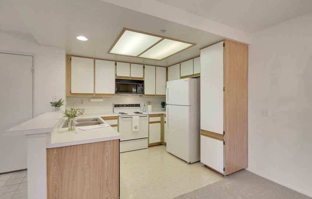 2800 Keller Dr - Photo 2 of 7